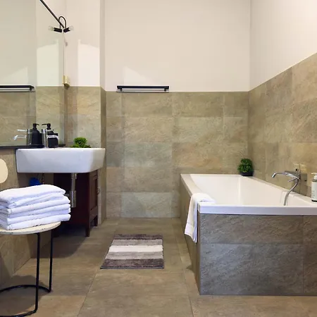 Homeby, Il Cortile Di Eleonora Turin